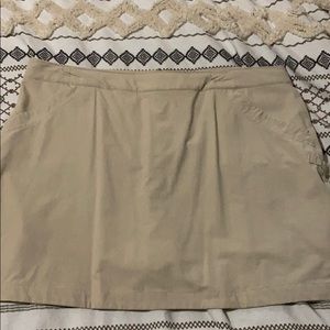 3/$15- Under Armour skort size 14
